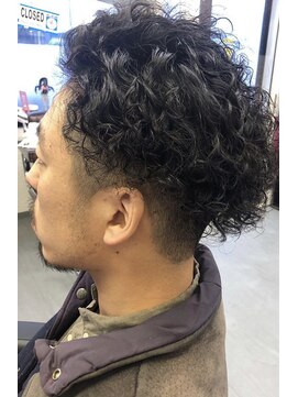 マドゥーズ ヘアショップ(Madoo's hair shop) ツーブロックスパイラル