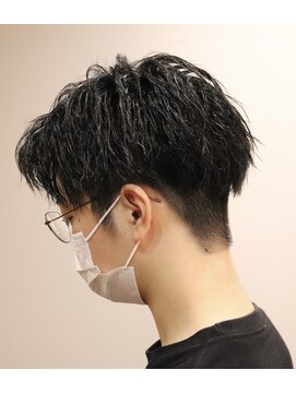 ウィスカーヘアー(whisker hair) さわやかツイストスパイラル