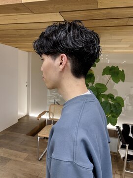 サーリー(SURLY) カルマパーマ前下がりマッシュニュアンスセンターパート