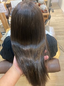 グランバイ アトリエドングリ(Grand × AtlierDonguri) お客様髪質改善データ1501(白髪ぼかしカラー)