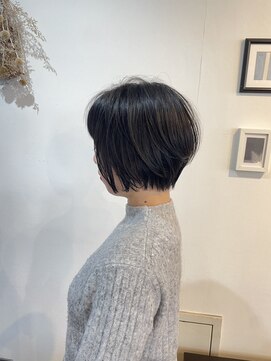 ルッツ カオラ(Ruttu KaoLa) 大人可愛い襟足スッキリ小顔ショート　30代40代50代　志木