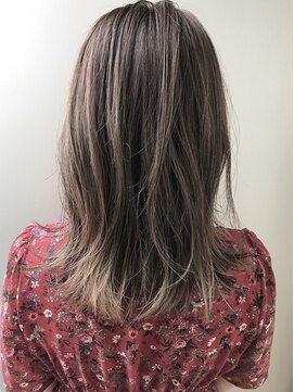 ラヴェストバイフレイスウェル(LOVEST by frace well) ゆるい外はね×シアーベージュ