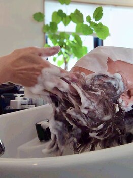 【学芸大学駅徒歩2分】ヘッドスパのリピート率高！ベテランスタイリストによるヘッドスパが体験できます◎