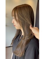 フィオーレ ヘアデザイン(FIORE hair design) オリーブベージュ 赤みなし レイヤー ロング