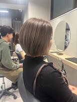 イル 川口キュポラ店(il)&nbsp;ショートボブ×シークレットハイライト