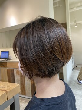 デッカドゥ 阪急茨木(DECCA-DEUX) くびれショートボブ