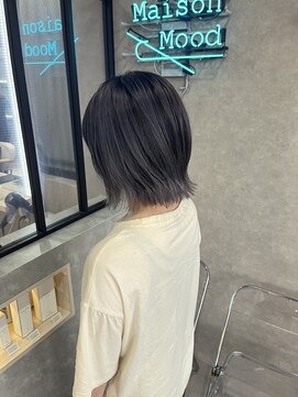 ムード カナザワ(mood kanazawa) バレイヤージュ/ハイライト×シルバーアッシュ×外はねボブ