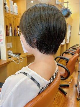かっとはうすウィズ(With） 黒髪でツヤ感アップ！大人女性のナチュラルショートスタイル！