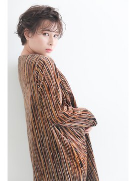 アッシュ 池袋店(Ash) 10代20代30代『ゆるめのランダムウェーブで抜け感ショート』