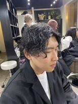 アルカナ 明治神宮前原宿(ARCANA)&nbsp;ウルフアッシュブラックカルマパーマベリーショート