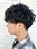 ヒュイル バイ ニアウ(Hwyl by Niau) シャドウパーママッシュショートマッシュメンズカット波巻き