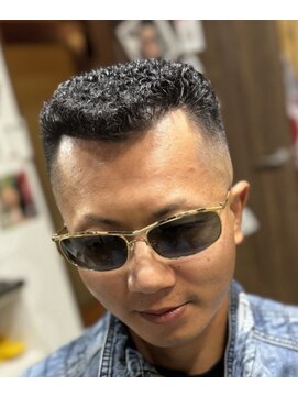 ピシャッとニ代目銀二郎 リーゼントパンチ