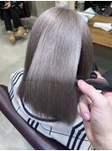 ベージュ