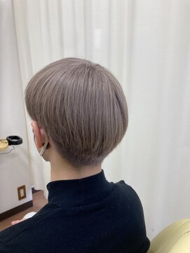 ピースヘアー(Pi:s HAIR) マッシュスタイルとミルクティーカラー