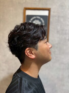 ヘアーワークス ボナ(HAIR WORKS bona.) 圧倒的な立体感！刈り上げ×強めパーマでキマるワイルドスタイル
