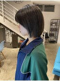 伸ばし途中のボブはやっぱり顔周りにレイヤーカット