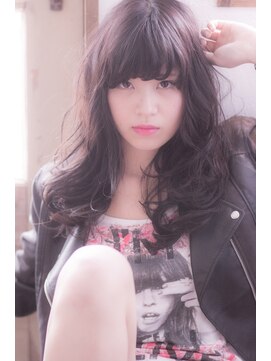 ヘアーサロン ラ シュシュ(HAIR SALON La chou chou) ダークグレーのロングスタイル