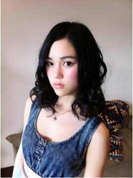 ヘアージプス hair ZIPSの写真/ダメージレスな上質カラーでサラ艶髪を演出☆個性を活かした大人のグレーカラーで今よりもっとキレイに♪