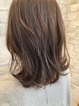 ジョエミバイアンアミ(joemi by Un ami) joemi新宿　くびれミディアム　ゆるウェーブ　花野