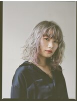 ヤド 原宿(YADO) silver × pink × wavy bob