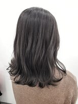 ゴットラトゥール(GOTTO LATOUR)&nbsp;グレージュ大人可愛いふんわりカールアッシュ愛されミディアム