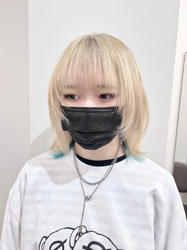 リシェイル(RICHAIR) ウルフカット＋襟足ペールブルー