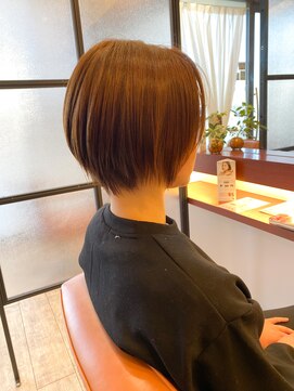 マーリャヘアー(mallia hair) 大人可愛い20代30代40代前下がりショート丸みショート