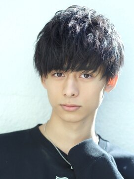 クロト 熊本(KUROT) 黒髪ラフショート