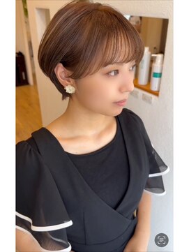 クマ(kuma.) 大人可愛い20代30代40代前下がりショートボブ丸みショート◎