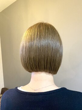 ココカラヘアー ニコ(cococara hair nico) ブリーチなし/ハイトーン/切りっぱなしボブ/トリートメント