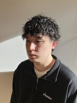 ウーラ(uura) 刈り上げマッシュ　ツーブロック　ツイストスパイラルパーマ