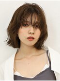 20代30代大人可愛いアッシュベージュくびれボブ耳掛け透明感