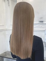 カムジーヘッドカミノウラ(COMEGHEAD KAMINOURA)&nbsp;上乃裏ショートボブインナーカラー丸みレイヤーくびれショート