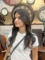 インデペンデンス(independence)&nbsp;くせ毛を活かした顔周りレイヤーカット