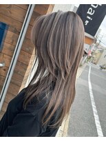 ルーナヘアー(LUNA hair)&nbsp;ロングレイヤー 前髪無し ブリーチ ダブルカラー グレージュ