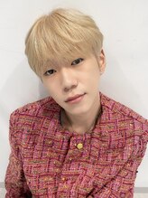 ノラ ウメダ(NORA UMEDA) ブロンドベージュ×シースルーマッシュ