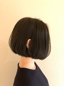 ザ ブリンク(THE BLINK) 大人女性の綺麗を引き立てる前下がりボブ 白髪染め ケアカラー