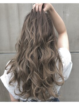 キラ 渋谷(KILLA) ベージュ ハイライトグラデーション 透明感ウェーブ