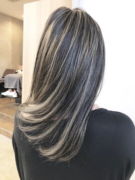 モモ(MOMO) ダークブラックジュエリーハイライト