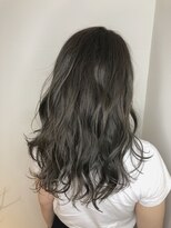 ルカ(Luca)&nbsp;透明感×カーキグレージュ