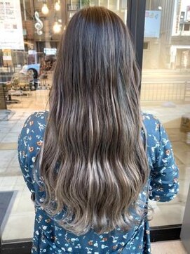 クアトログランシュ 水戸店(QUATRO×GranCieux) ハイグラ×グレージュ