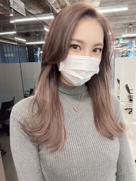 フォンズ(FONS) 小顔に見せる韓国ヘア くびれヘア流れる顔まわり ピンクベージュ