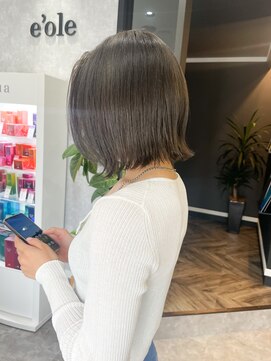 エオル(e'ole) ボブ×グレージュカラー