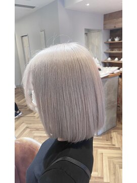 ラ タント(L'attente) ホワイト/ベージュ/ホワイトベージュ/ハイトーン/ボブ