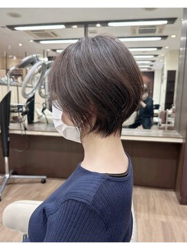 アッシュ 横浜西口店(Ash) 大人ショートヘア