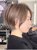 静岡ショートカット切りっぱなしボブくびれショートグレイカラー