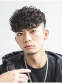 スペインカールスパイラルパーマツーブロックフェード