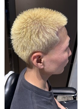 チルチェア 吉祥寺店(CHILL CHAIR) Long Blonde Buzz Cut <吉祥寺> <バーバー>