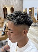 メンズベリーショート 短髪 ハイライト メッシュ フェードカット