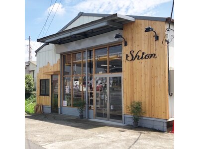 シオン ヘアアンドメイク(Shion)